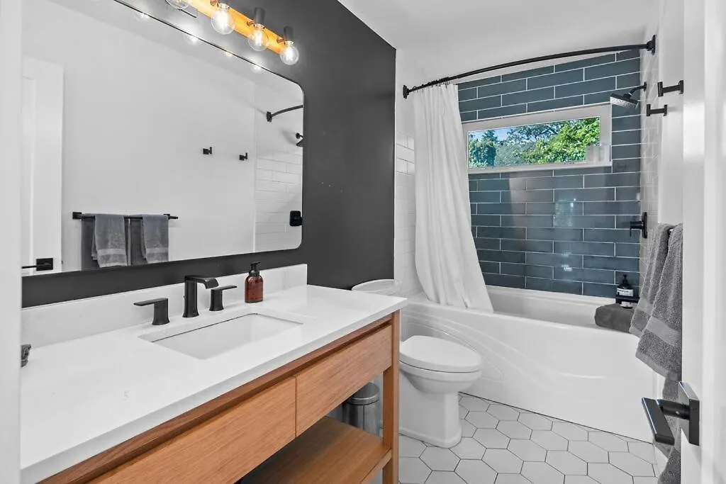 Charming Urban Retreat Villa Oak Bay 0*,
