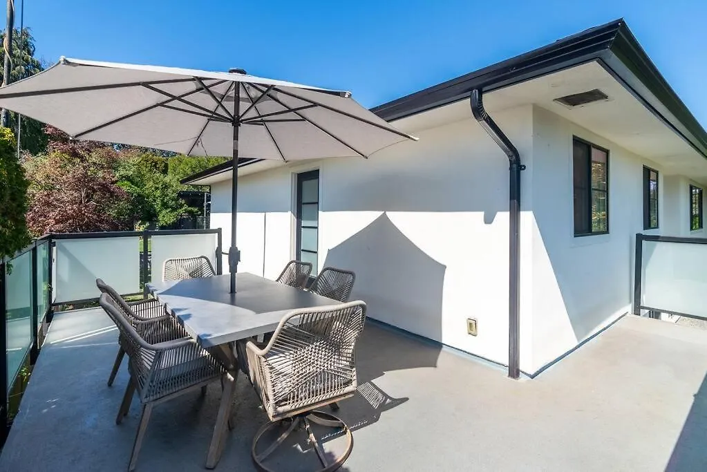 Charming Urban Retreat Villa Oak Bay Holiday home