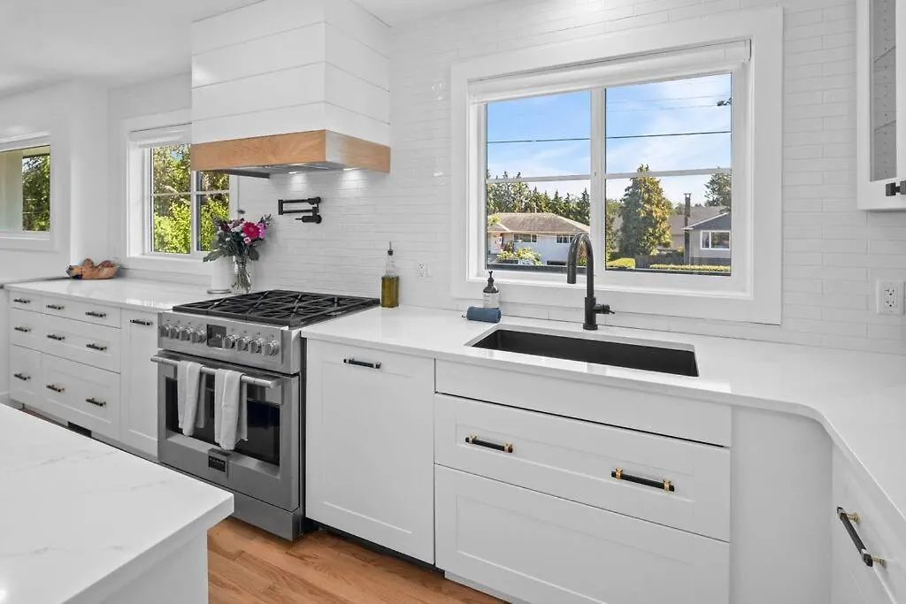 Holiday home Charming Urban Retreat Villa Oak Bay Canada