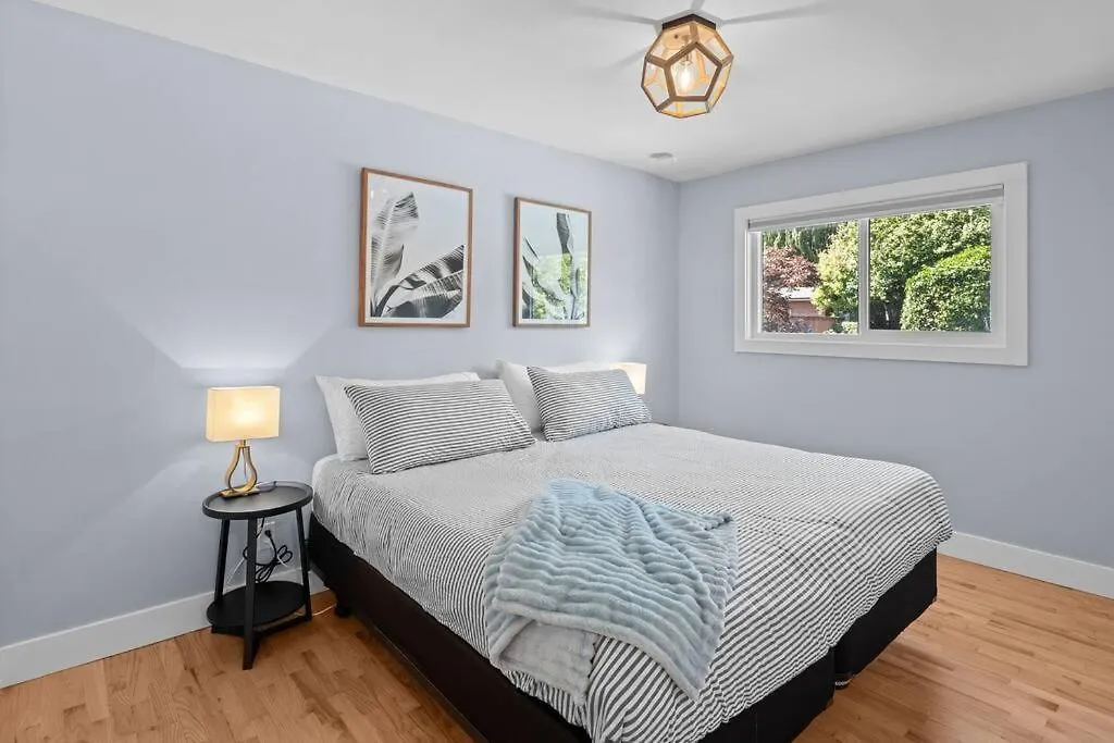 Charming Urban Retreat Villa Oak Bay Holiday home